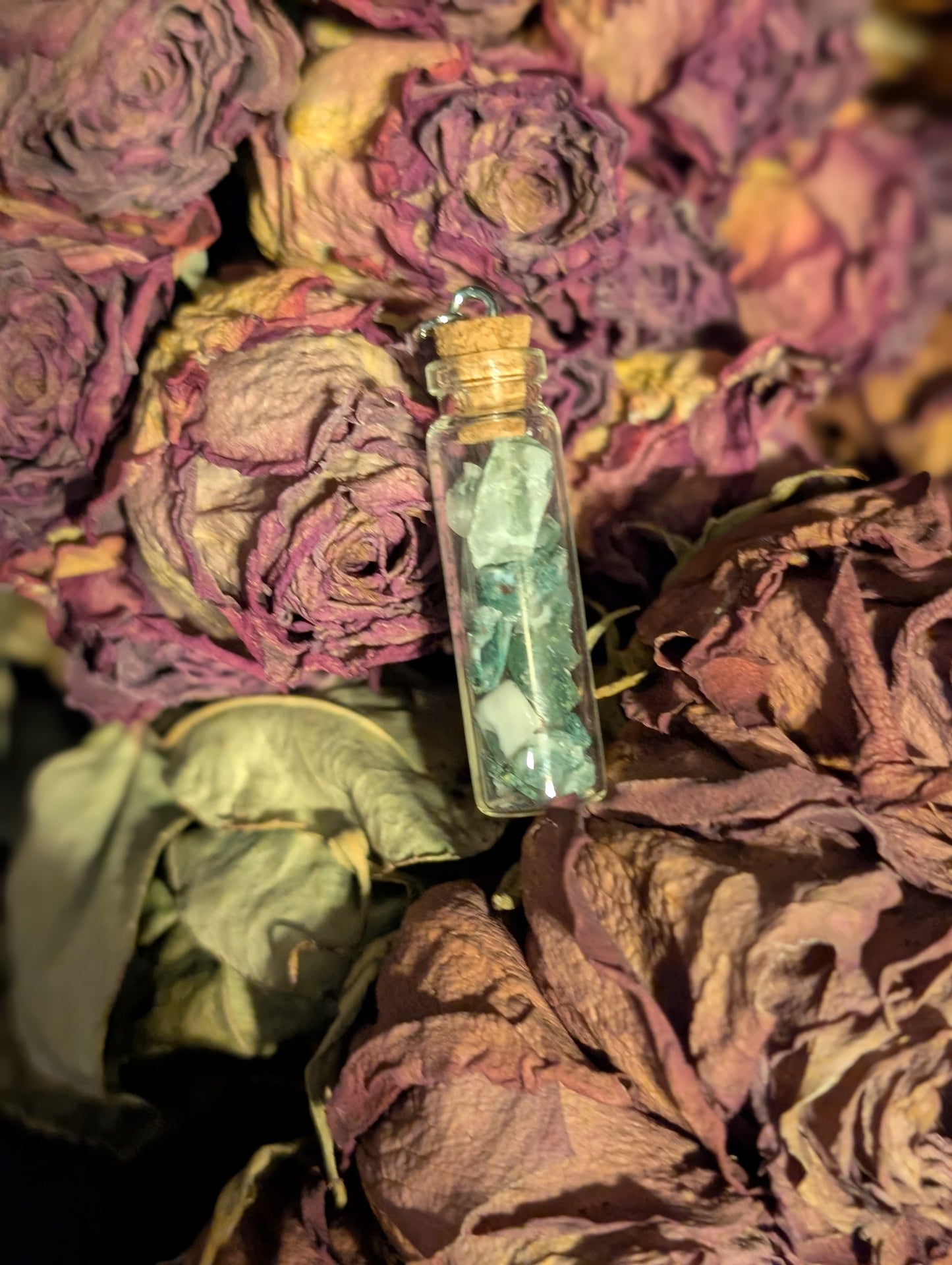 CRUSHED GREEN AGATE VIAL NECKLACE