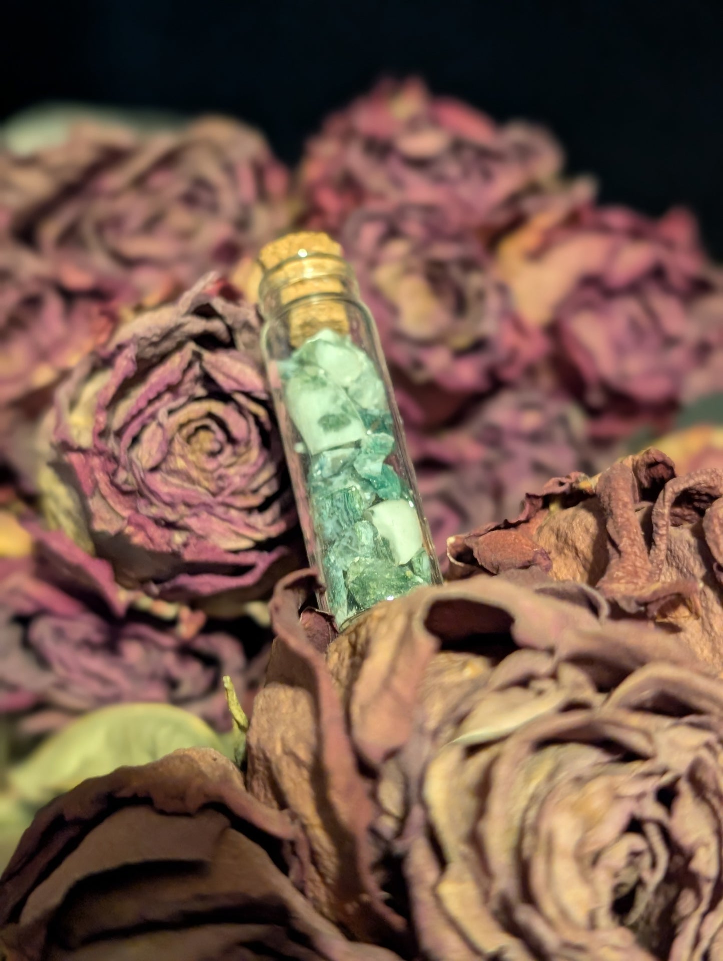 CRUSHED GREEN AGATE VIAL NECKLACE