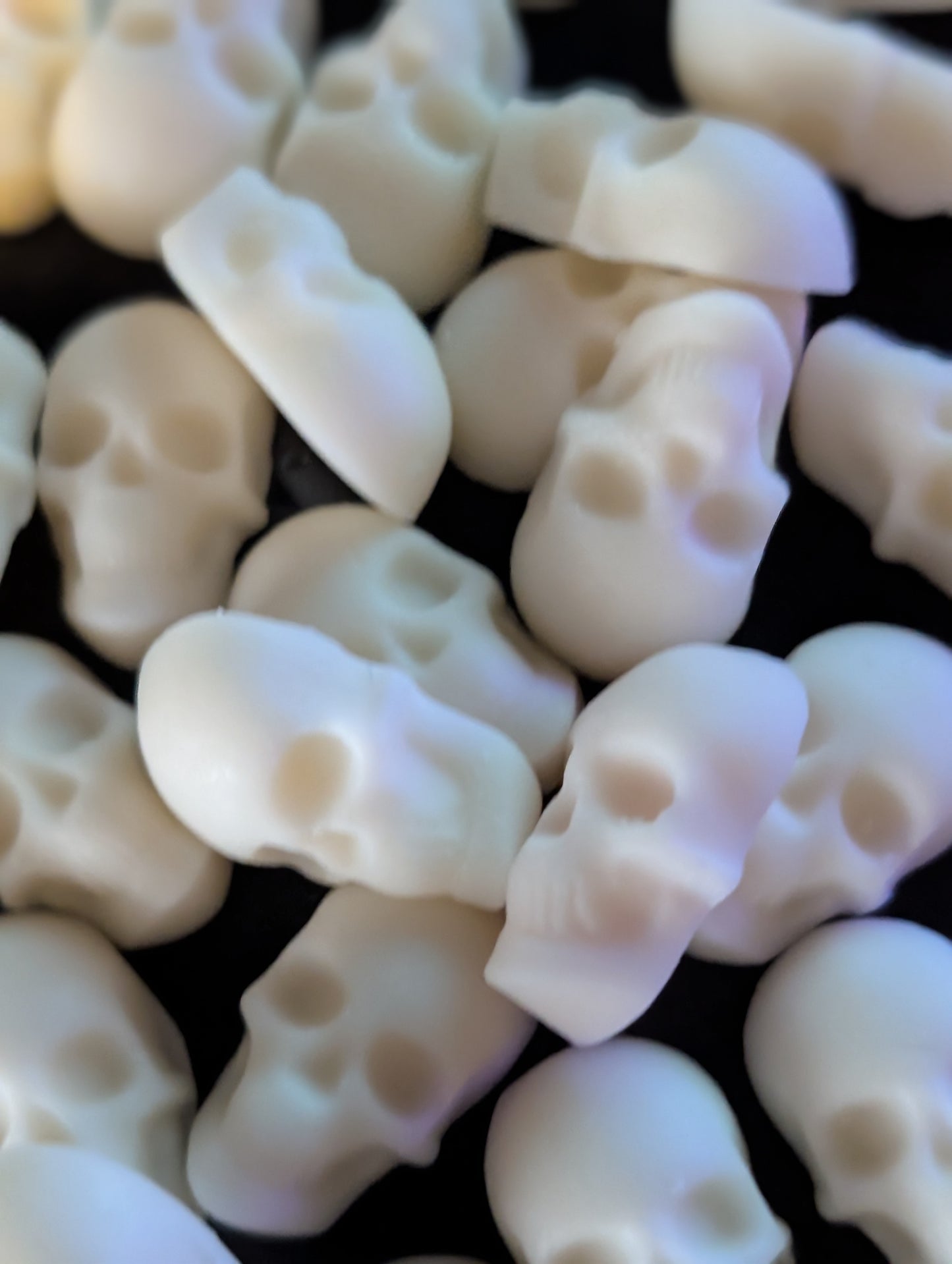 MINI SKULL WAX MELTS - SPICED PEAR TEA