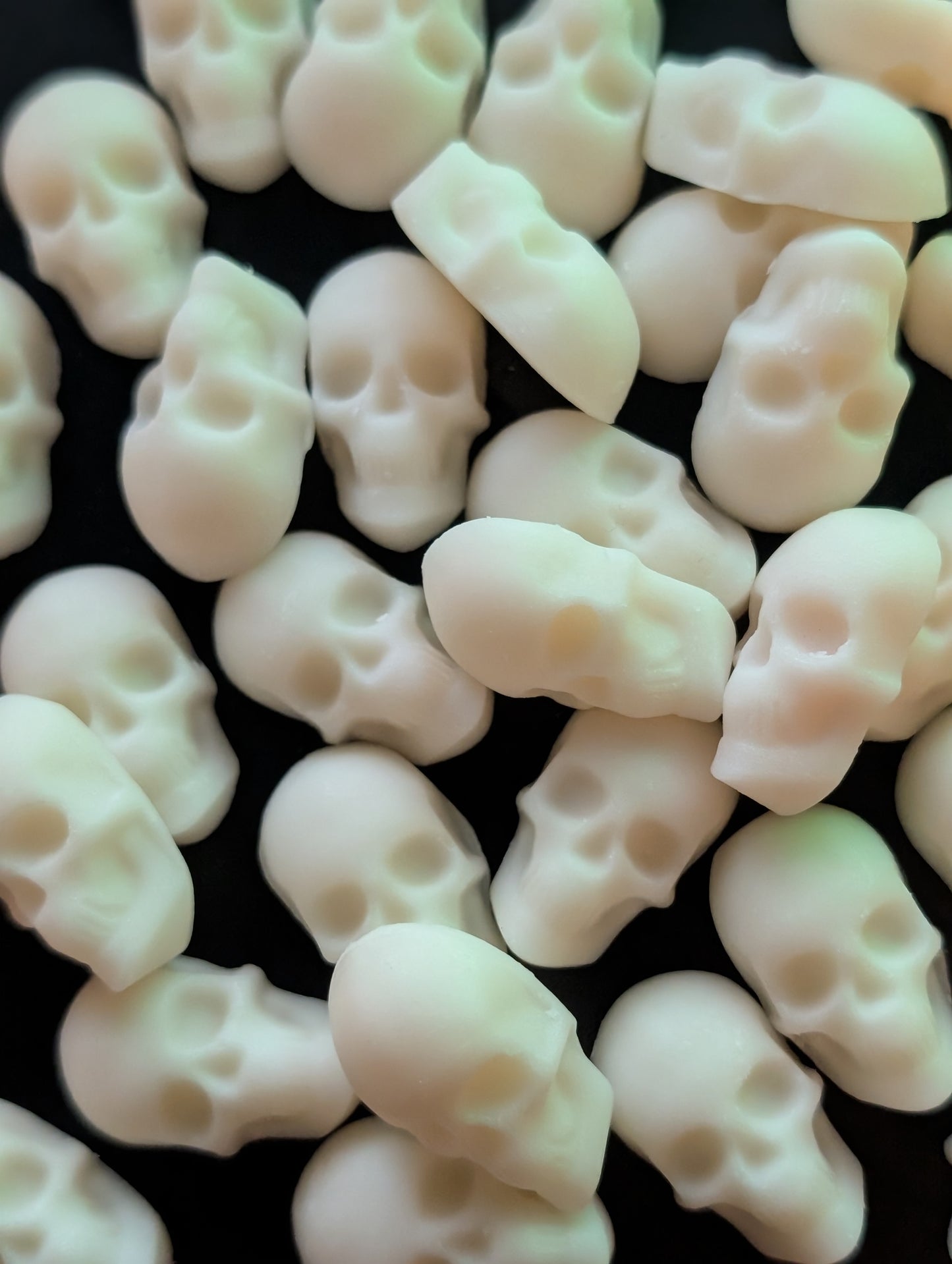 MINI SKULL WAX MELTS - SPICED PEAR TEA