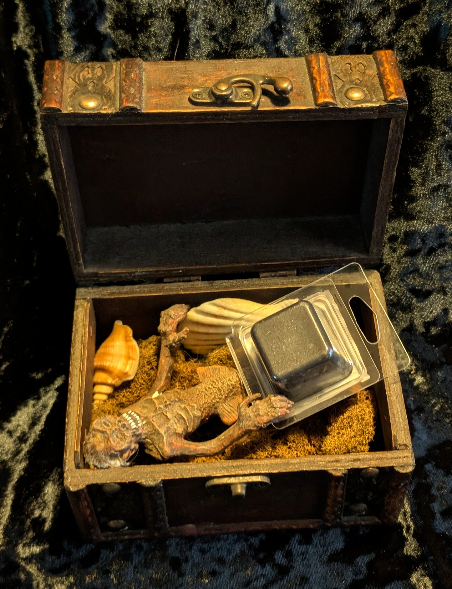 BURIED ALIVE WAX MELT SMALL