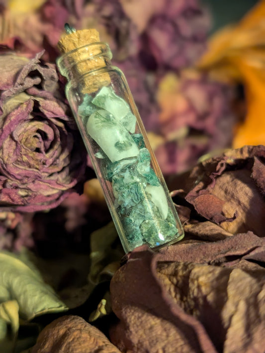 CRUSHED GREEN AGATE VIAL NECKLACE