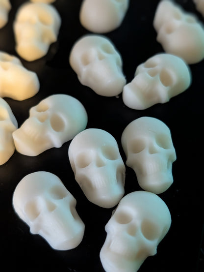 MINI SKULL WAX MELTS - Black chamomile